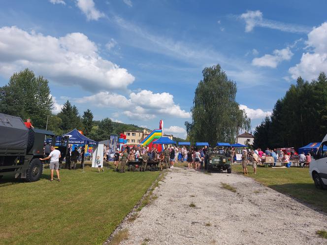 Piknik militarny przy schronie kolejowym w Stępinie 