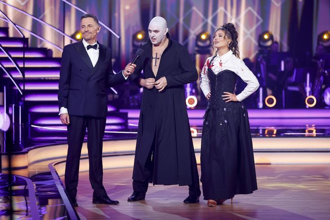 Szatańskie rytuały w Polsacie. Karolak przebrany za wampira znowu szokuje