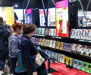 Targi Książki w Katowicach to okazja do zdobycia autografów pisarzy