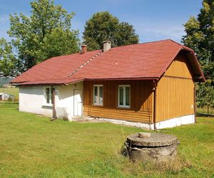 To dawna wieś królewska w Małopolsce. Jej znakiem rozpoznawczym są kamienne krzyże