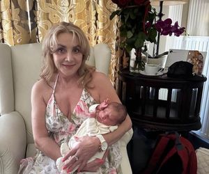 Danuta Martyniuk z maleństwem w ramionach. Pochwaliła się wnukiem