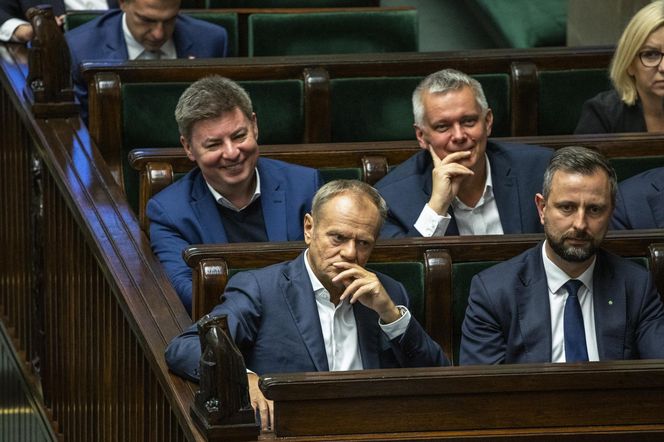 Iskrzy między Donaldem Tuskiem a Karolem Nawrockim
