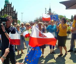 Manifestacja 4 czerwca na placu Solidarności w Szczecinie