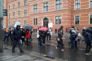 Protest pracowników sądów we Wrocławiu