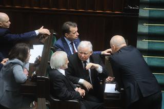 UJAWNIONO! To Kaczyński mówi politykom PiS. Pikantna polityczna kuchnia 