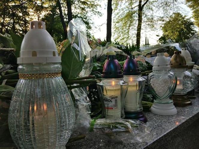 Tarnów. Ostatnie pożegnanie Karoliny Bojarskiej. Grobowiec utonął w kwiatach 