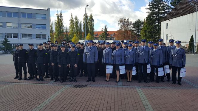 Ślubowanie policjantów w Bydgoszczy. Nasz region zasili 55 nowych funkcjonariusz!