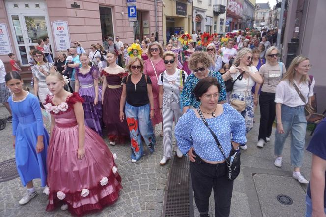 Święto Kielc 2025. Bajkowy korowód z Kopciuszkiem