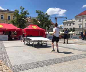 Turniej w teqball na kieleckim Rynku