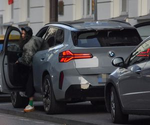 Monika Brodka winko papierosek i taksówka