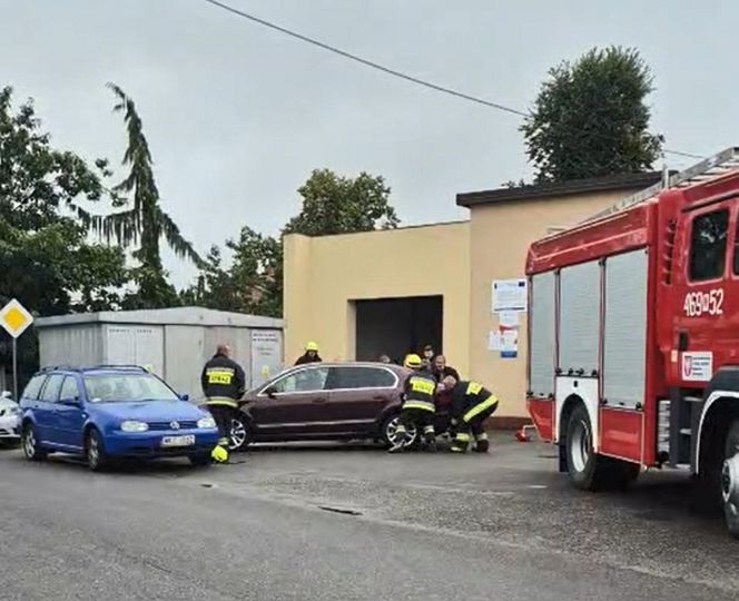 Zablokował wyjazd z remizy OSP i poszedł do kościoła. Strażacy nie mogli wyjechać, mężczyzna utonął