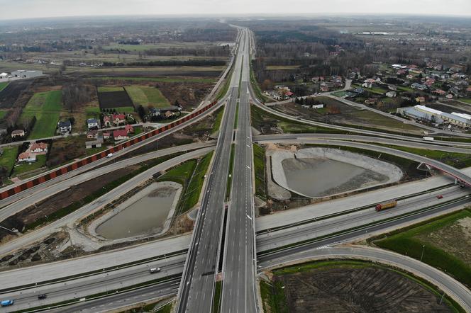 Kolejne problemy na POW. Drogowcy rozbiorą nawierzchnię