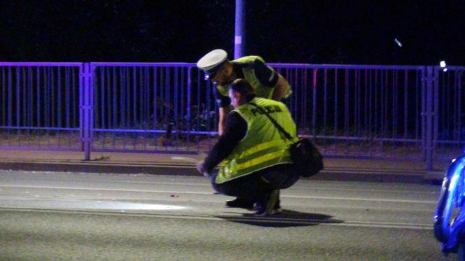 Śmiertelny wypadek w Nowym Dworze Mazowieckim. Osobówka zmiotła motocyklistę z jezdni