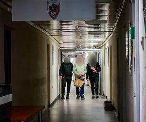 Śląska policja poluje na mafię śmieciową. Kolejne osoby zatrzymane. Zarzuty dla 105 osób