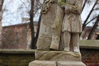 Cmentarz przy ul. Lipowej jest najstarszy w Lublinie. Jest tu wiele niesamowitych posągów!