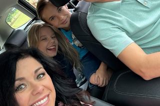 M jak miłość nowy sezon. Lenka (Olga Cybińska), Kinga (Katarzyna Cichopek), Piotrek (Marcin Mroczek), Misiek (Aleksander Bożyk) na planie