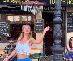 Flashmob w Paryżu - Bohemian Rapsody