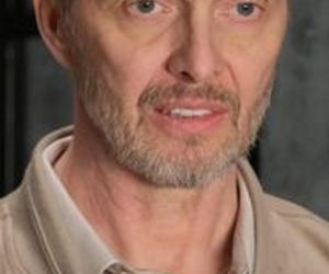 M jak miłość, odcinek 1874. Adam Brzeziński (Grzegorz Kowalczyk)