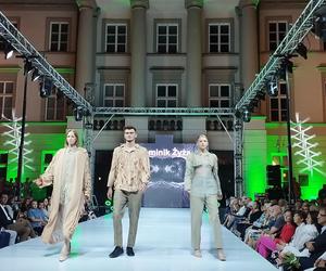 RADOM FASHION SHOW