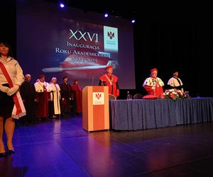 Podczas uroczystej ceremonii inauguracji nowego roku akademickiego 2024/2025 odbyła się tradycyjna immatrykulacja studentów i studentek pierwszego roku.