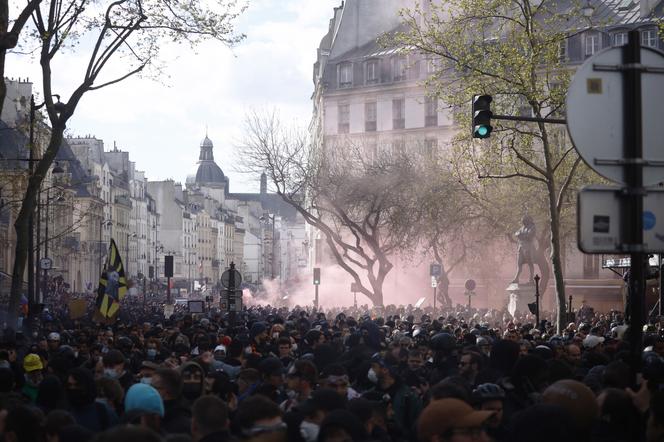 Protesty we Francji. Kilkunastu policjantów rannych