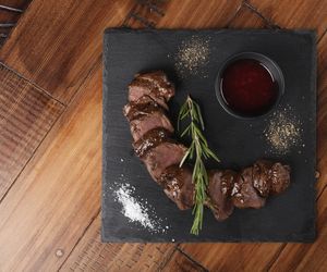 Polędwica z jelenia z grilla: przepis