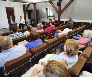 Uczestnicy wydarzenia mogli posłuchać o dotychczasowych dokonaniach literackich Renaty Chojeckiej