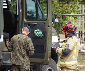 Śmiertelnie niebezpieczne znalezisko na budowie. Wstrzymany ruch pociągów i autobusów