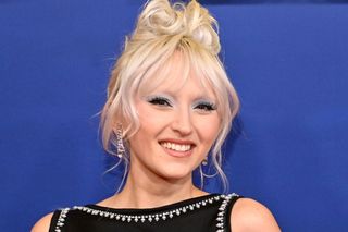 Hi Hania ma poważne problemy ze zdrowiem. To dlatego nie koncertuje! 