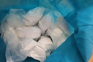 W piwnicy nie trzymał przetworów na zimę. Odkryto ponad 4 kilogramy narkotyków [GALERIA]