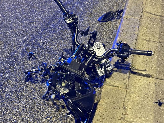 Makabra na Wisłostradzie. Roztrzaskane auta i motocykle. Dwie osoby reanimowane w tym dziecko 