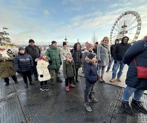 Ekipa Radia Eska na Jarmarku Świątecznym na Targach