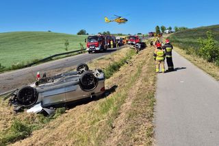 Czołowe zderzenie na szesnastce. 7 osób poszkodowanych, w tym dziecko!
