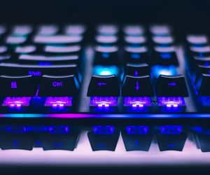 17-latek groził przez Internet kobiecie pozbawieniem życia. Używał wielu kont