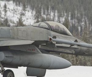 AIM 120 AMRAAM