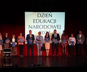 Nauczyciele z Iławy z wyróżnieniami i medalami