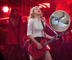 Możesz kupić opaski z koncertu Taylor Swift. Ich cena może przyprawić o zawrót głowy!