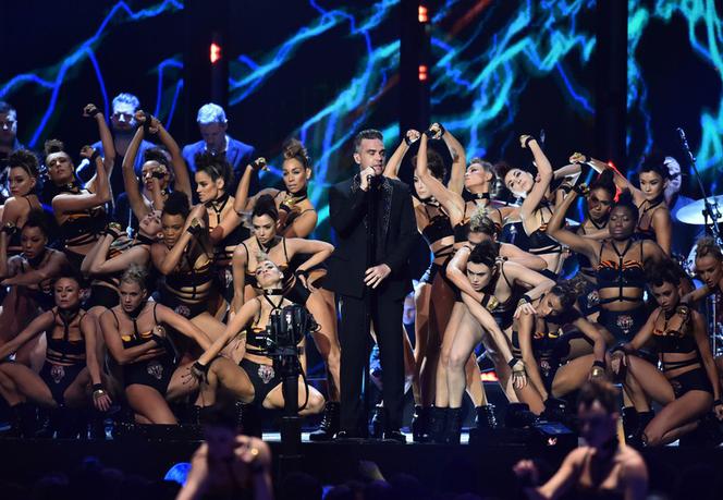Brit Awards 2017 - występ Robbiego Williamsa
