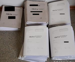 Oszustka z Jeleniej Góry zatrzymana. Sprzedawała ubrania, ale ich nie wysyłała