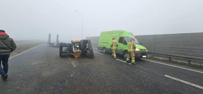 Kolizja za kolizją na S5 koło Leszna. Na wysokości Lipna w gęstej mgle wpadają na siebie samochody