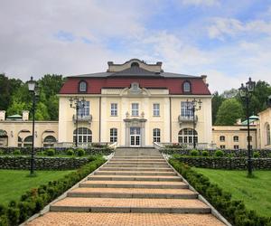 Pałac Goetza w Brzesku. Przed II wojną światową gościł w nim prezydent Ignacy Mościcki [GALERIA]