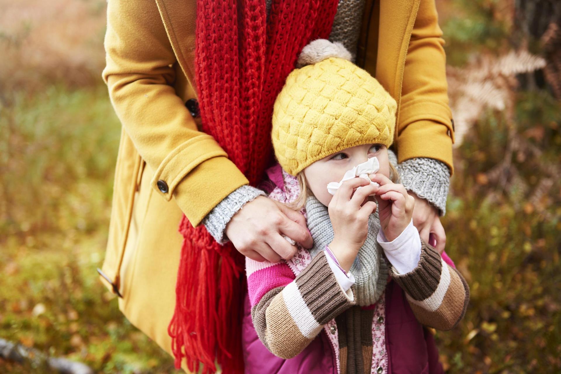 ¿Cómo evitar transmitir la influenza entre familiares?  7 maneras de mantenerse seguro en invierno