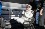 Uwięzieni w kosmosie astronauci wrócili do domu