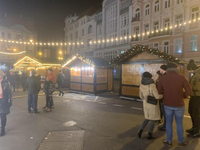 Tłumy bydgoszczan na jarmarku świątecznym. „Spodziewałam się innych cen” [ZDJĘCIA]