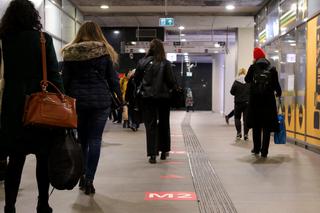 Najbardziej oblegana stacja metra w Warszawie. Z której korzysta najwięcej pasażerów?