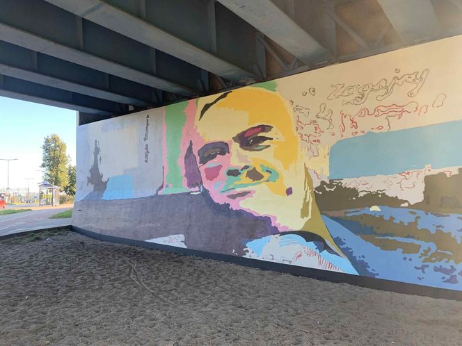 Nowy mural w Bydgoszczy. Stanisław Tym upamiętniony w przestrzeni miejskiej