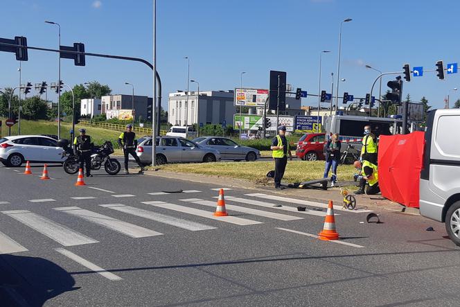 Tragedia w Bydgoszczy. W pieszych wjechał samochód. Zginęło 12 - letnie dziecko!