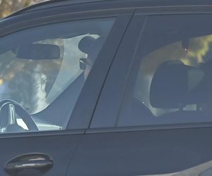 Agnieszka Kaczorowska siedzi i pachnie, a Rogacewicz wynosi śmieci i je kanapke poza autem... Fajna para?