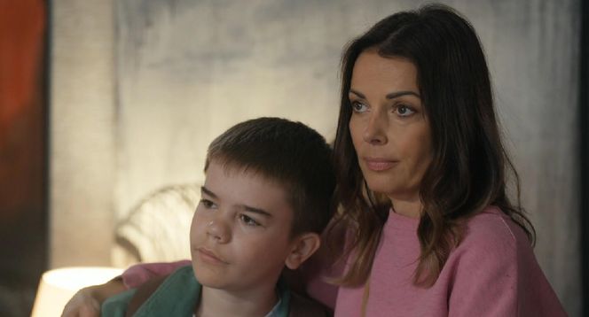 Barwy szczęścia, odcinek 3251. Ksawery (Bartosz Gruchot), Kasia (Katarzyna Glinka)