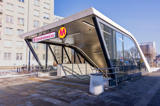 Metro w Warszawie – wejście na stację Kondratowicza na M2